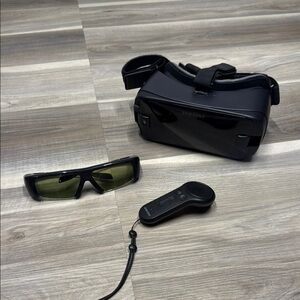 🏴 Samsung Black Smartphone VR Headset with Controller